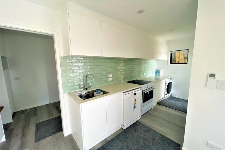 Photo of property in 14 Bonnard Place, West Harbour, Auckland, 0618