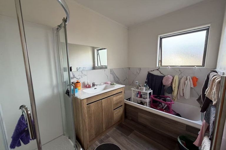 Photo of property in 50 Aviemore Drive, Highland Park, Auckland, 2010