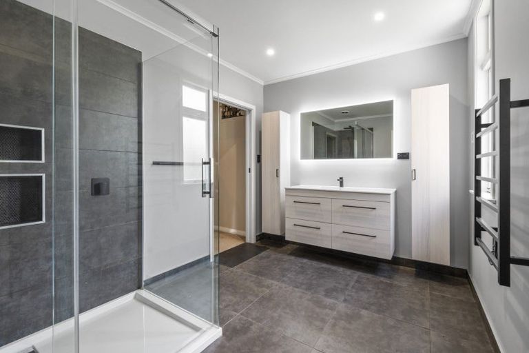 Photo of property in 19 Ongo Road, Hunterville, 4730