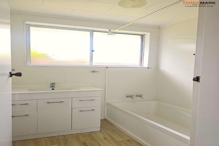 Photo of property in 9b Nevada Grove, Totara Park, Upper Hutt, 5018