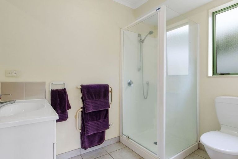 Photo of property in 14 Tauranga Place, Orewa, 0931