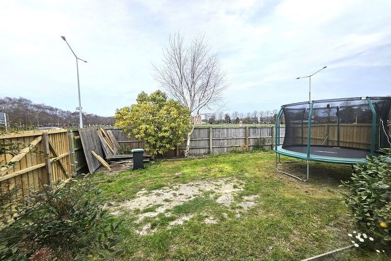 Photo of property in 1/203 Main North Road, Redwood, Christchurch, 8051