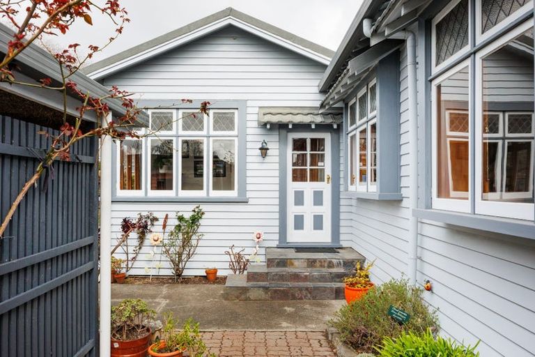 Photo of property in 21 Manapouri Crescent, Hokowhitu, Palmerston North, 4410