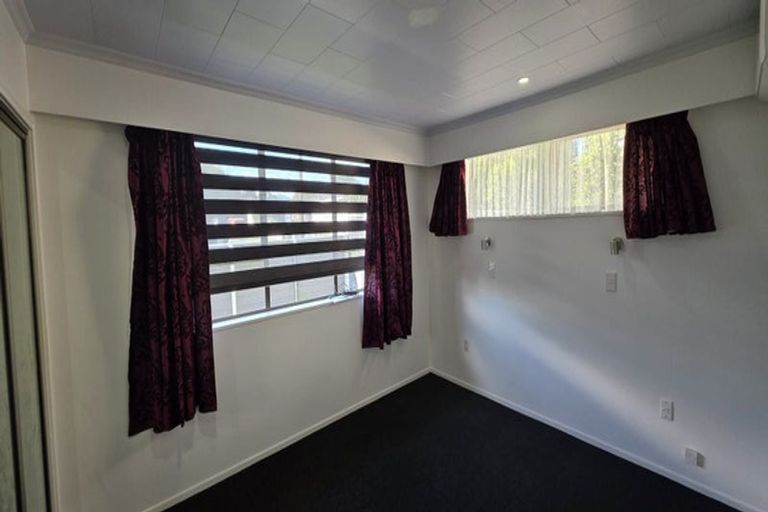 Photo of property in 7 Poplar Grove, Whalers Gate, New Plymouth, 4310