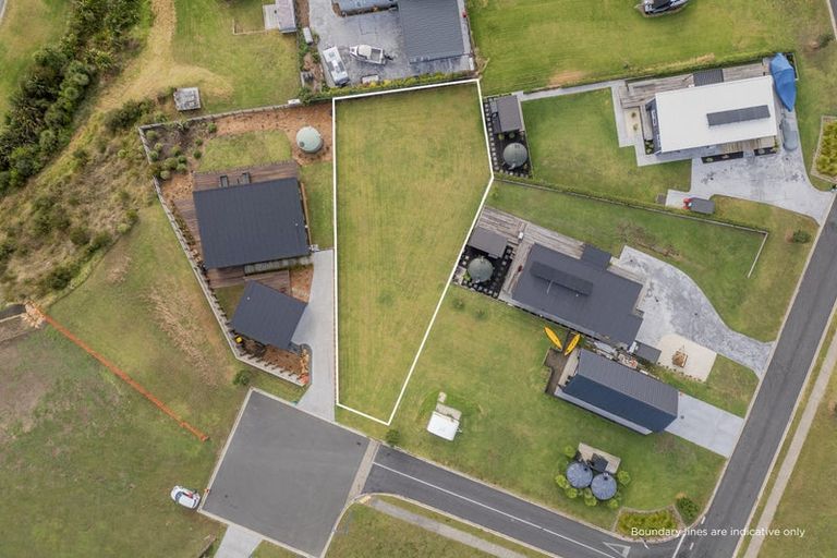 Photo of property in 4 Joyce Harsant Place, Cooks Beach, 3591