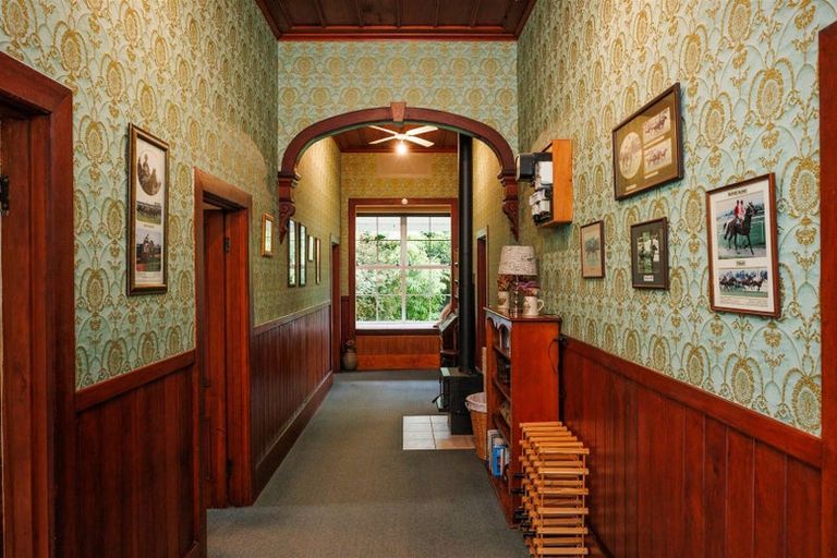 Photo of property in 375 Rangatira Road, Hunterville, 4786