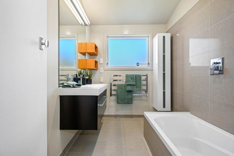 Photo of property in 15 Rutherford Street, Chedworth, Hamilton, 3210