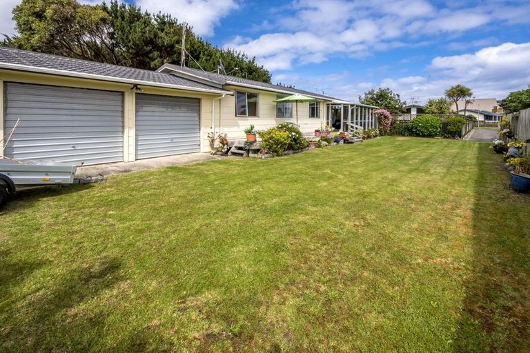 Photo of property in 36 Scott Avenue, Otaki Beach, Otaki, 5512