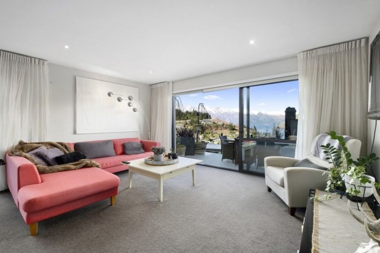 Photo of property in 49b Dart Place, Fernhill, Queenstown, 9300
