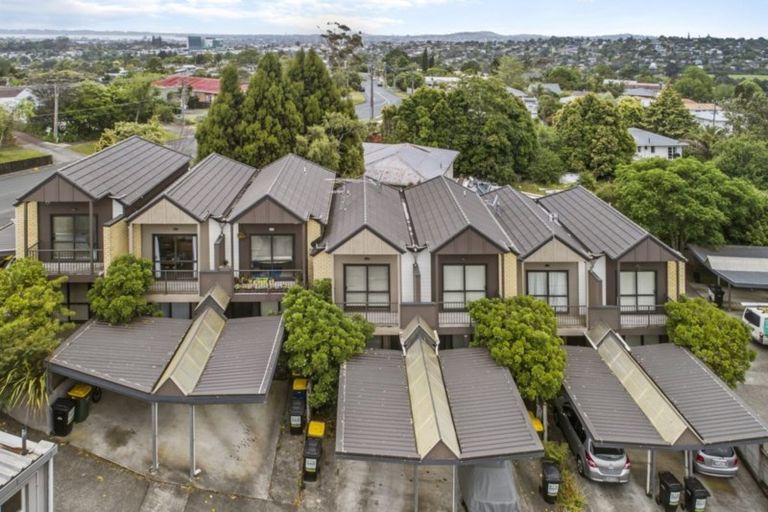 Photo of property in 25/94 Glengarry Road, Glen Eden, Auckland, 0602