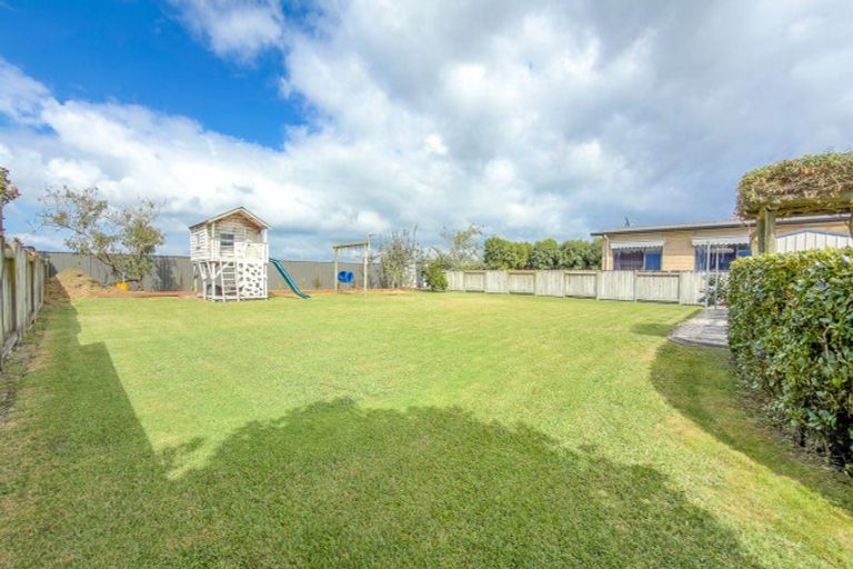 Photo of property in 15 Benner Drive, Ngatea, 3503