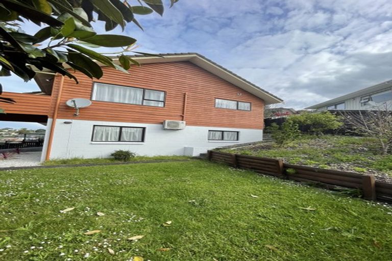 Photo of property in 2/13 Naviti Place, Browns Bay, Auckland, 0630