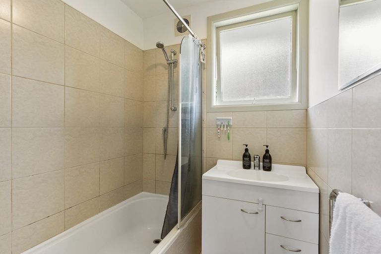 Photo of property in 93 Crawford Avenue, Mangere Bridge, Auckland, 2022