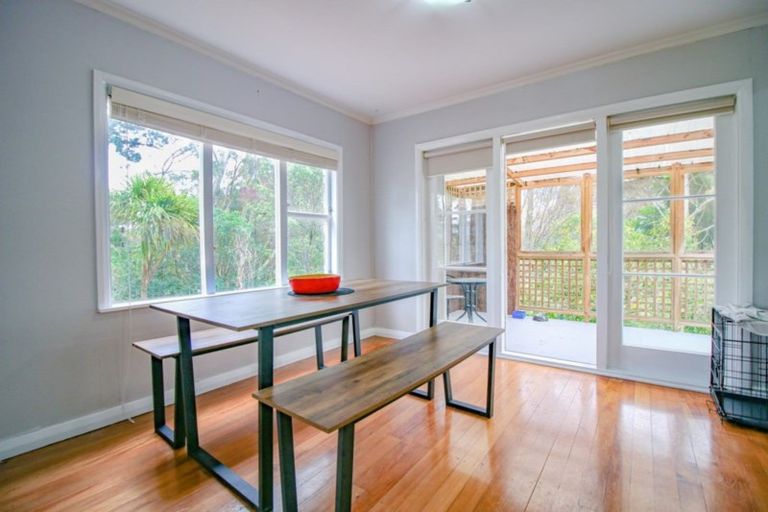 Photo of property in 140 Aokautere Drive, Fitzherbert, Palmerston North, 4410