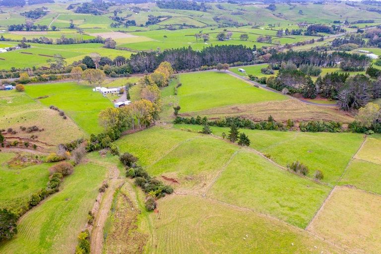 Photo of property in 32 Davis Road, Waiongana, Inglewood, 4389