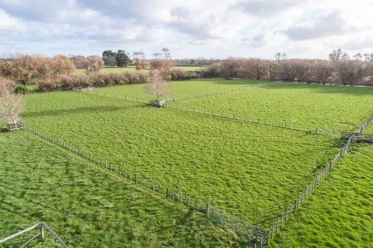 Photo of property in 222 Oroua Road, Kairanga, Palmerston North, 4475