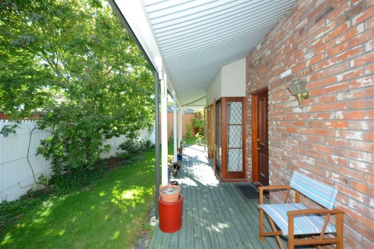 Photo of property in 1/16 Glenburn Place, Avonhead, Christchurch, 8042