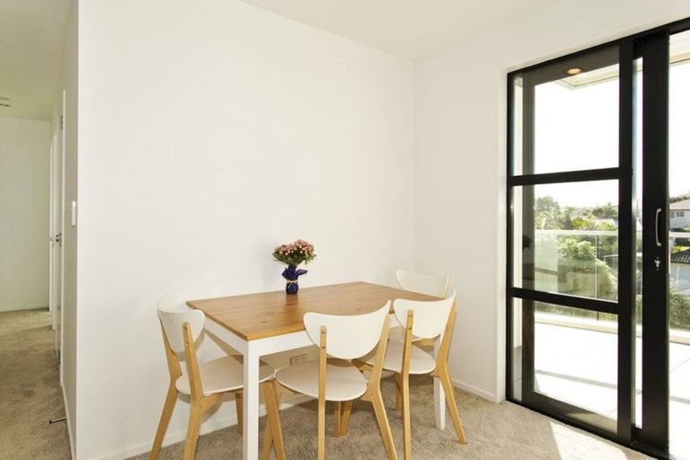 Photo of property in Apollo Apartments, 409/46 Rosedale Road, Rosedale, Auckland, 0632