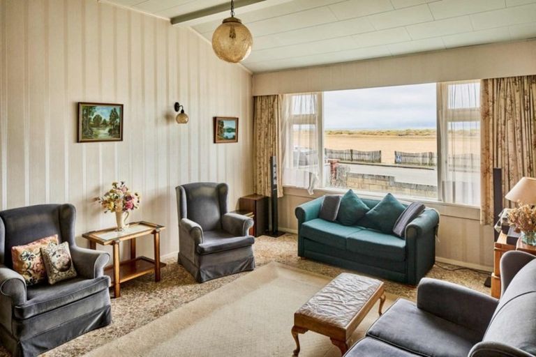 Photo of property in 45 Marine Parade, Eastbourne, Lower Hutt, 5013