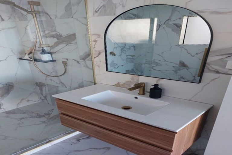 Photo of property in 102 West Hoe Heights, Orewa, 0931