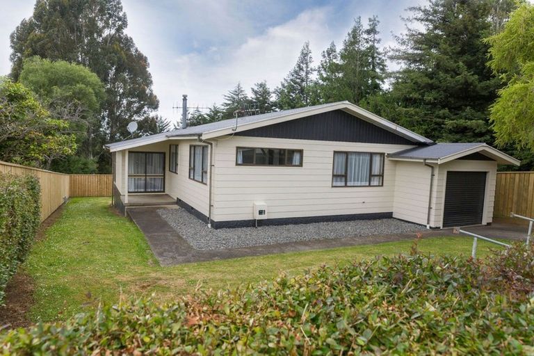 Photo of property in 13 Allan Street, Dannevirke, 4930