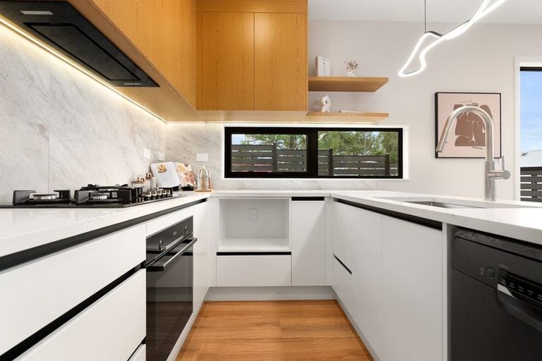 Photo of property in 51a Gordon Avenue, Forrest Hill, Auckland, 0620
