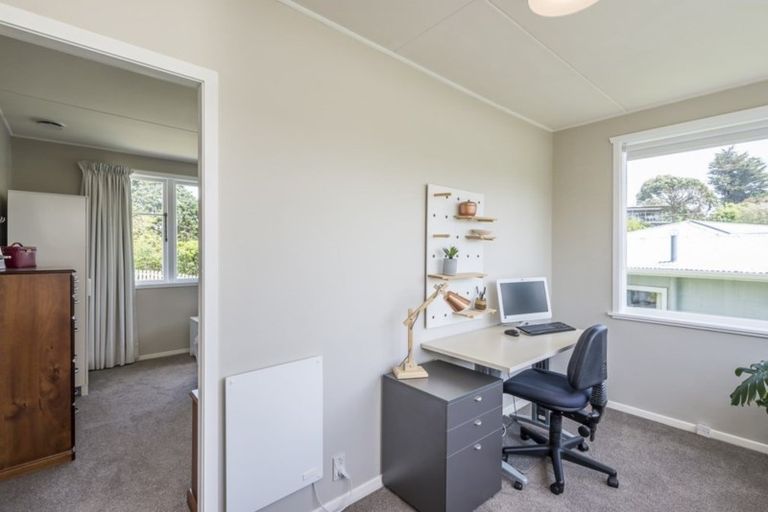 Photo of property in 8 Ngaio Road, Raumati Beach, Paraparaumu, 5032