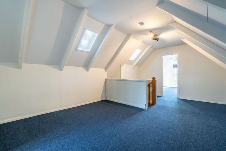 Photo of property in 17 Houston Place, Bayview, Auckland, 0629