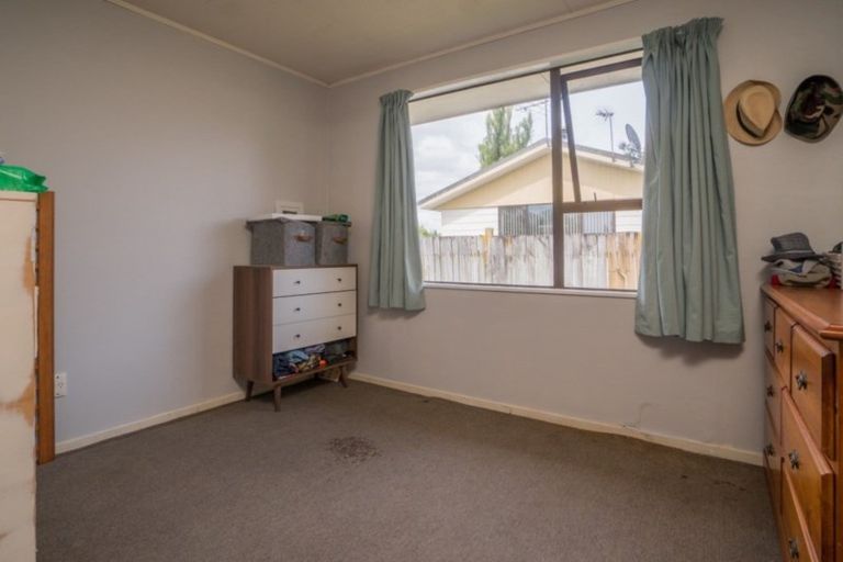 Photo of property in 1/158 Universal Drive, Henderson, Auckland, 0610