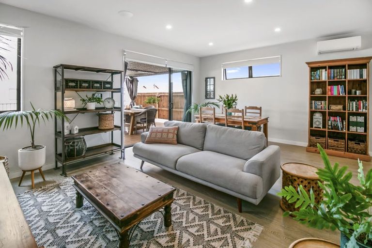 Photo of property in 18 Porowha Road, Westgate, Auckland, 0814