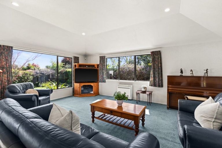 Photo of property in 12 Kingsgate Row, Havelock North, 4130