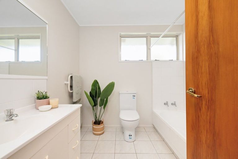 Photo of property in 5 Grantleigh Way, Pyes Pa, Tauranga, 3112