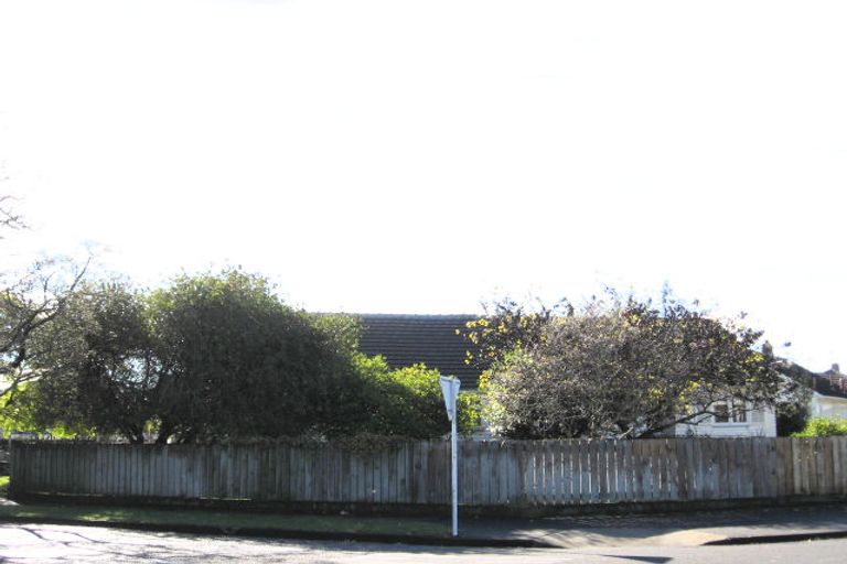 Photo of property in 22 Barker Road, Marewa, Napier, 4110