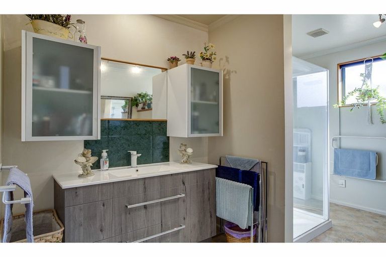 Photo of property in 5 The Avenue, Pareora, 7912