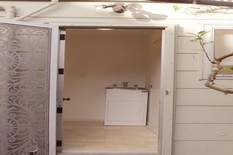 Photo of property in 62 Kohekohe Street, New Lynn, Auckland, 0600