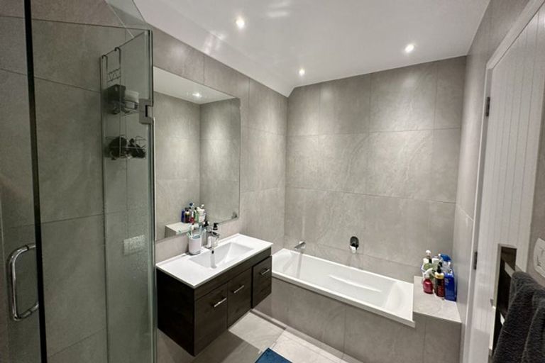 Photo of property in 28 Te Oneroa Way, Long Bay, Auckland, 0630