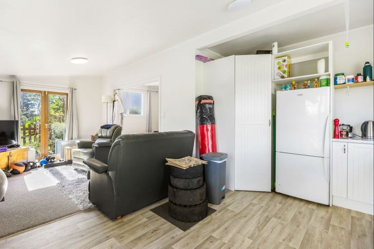 Photo of property in 98 Hanham Road, Kumeu, 0891