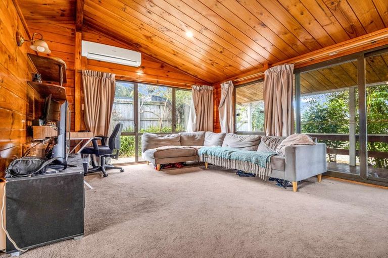 Photo of property in 27 Ray Small Drive, Papakura, 2110