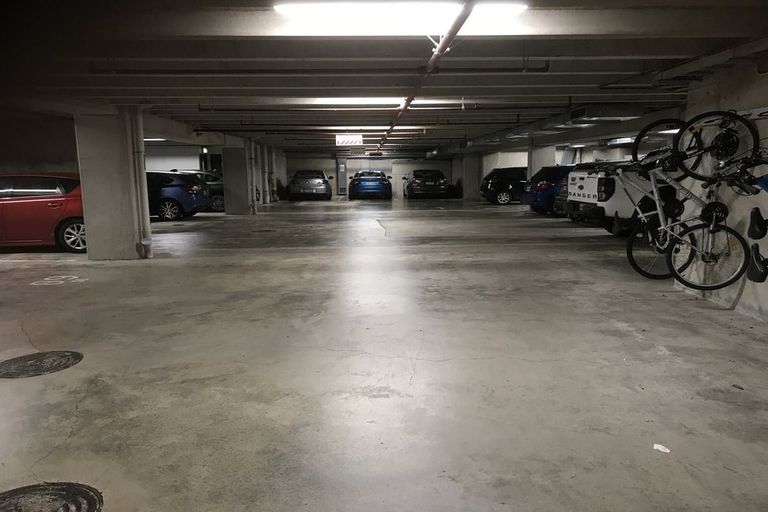 Photo of property in Montreaux, 164 The Terrace, Wellington Central, Wellington, 6011