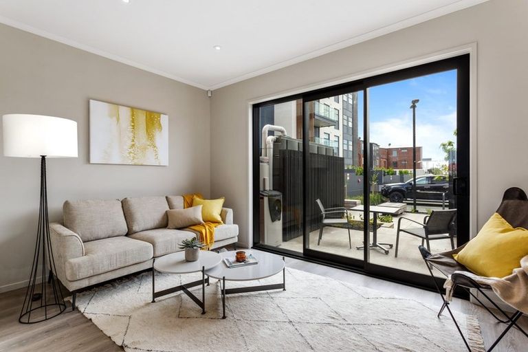 Photo of property in 4/4 Onekiritea Road, Hobsonville, Auckland, 0616