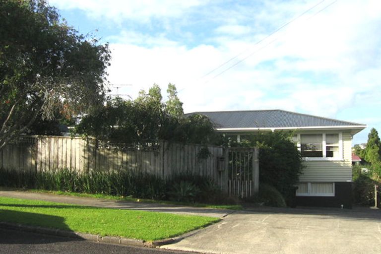 Photo of property in 17 Appleyard Crescent, Meadowbank, Auckland, 1072