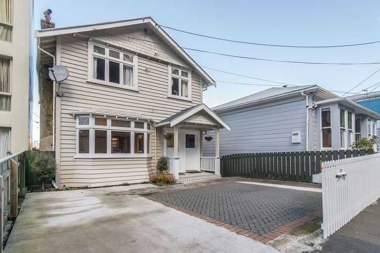 Photo of property in 127 Grant Road, Thorndon, Wellington, 6011