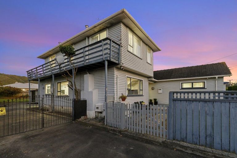 Photo of property in 149 Stokes Valley Road, Stokes Valley, Lower Hutt, 5019