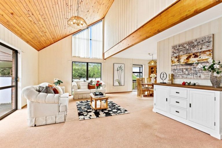 Photo of property in 9 Monet Grove, West Harbour, Auckland, 0618