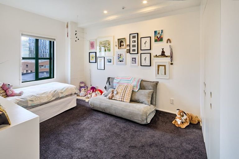 Photo of property in Tennyson Apartments, 11/25 Tennyson Street, Te Aro, Wellington, 6011