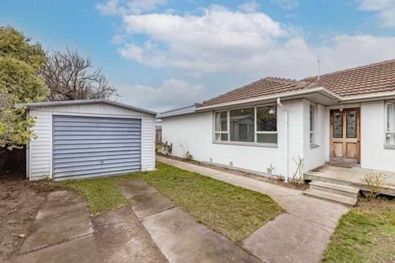 Photo of property in 32 Woodgrove Avenue, North New Brighton, Christchurch, 8083