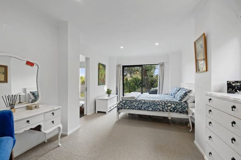 Photo of property in 142 Seaview Road, Westown, New Plymouth, 4310