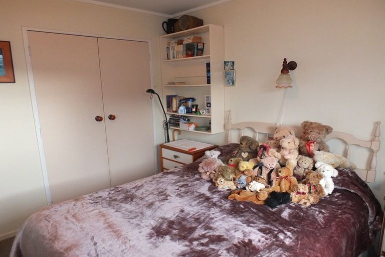 Photo of property in 27 Hennessy Street East, Foxton Beach, Foxton, 4815