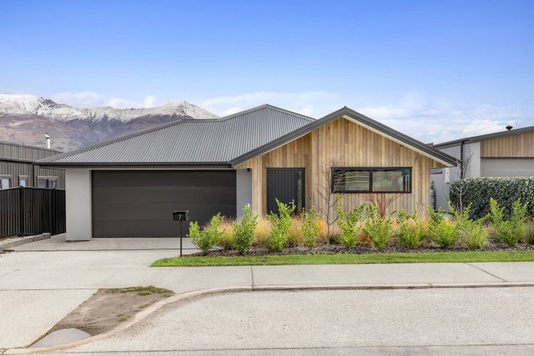 Photo of property in 7 Landsborough Lane, Wanaka, 9305