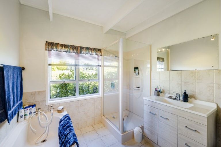 Photo of property in 32 Poukawa Road, Poukawa, Hastings, 4178